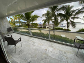 Hermoso apartamento con playa privada